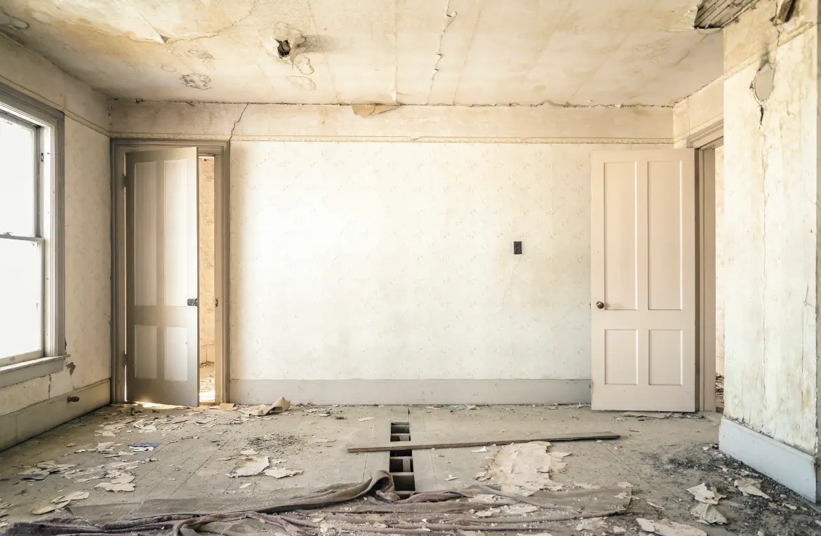 Waste disposal crew managing a cleanout project in Junction City